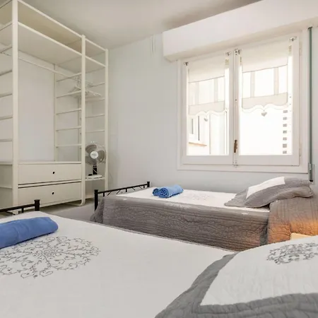 Serenity By Interhome トッサ・デ・マール